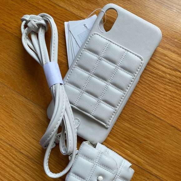 *SOLD* Iphone XS case and Airpods case - Picture 2 of 3